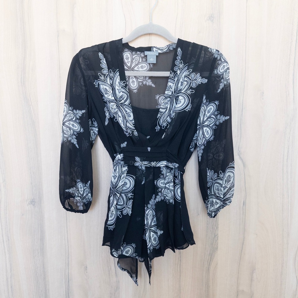 Ann Taylor Womens Floral Blouse 2P Black White Sheer Wrap Career Boho Romantic